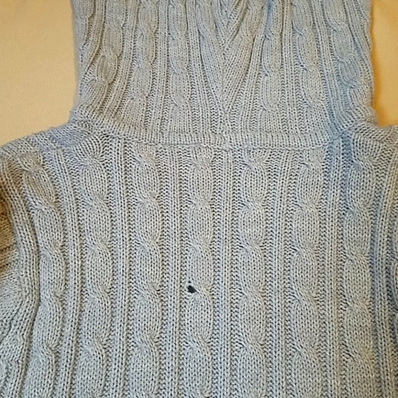 Hooded Sweater - Picture 4 of 4